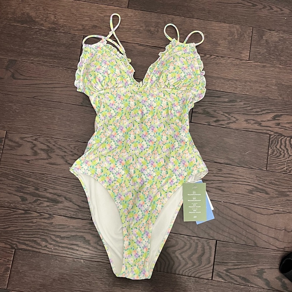 H&M ~ one-piece swimsuit